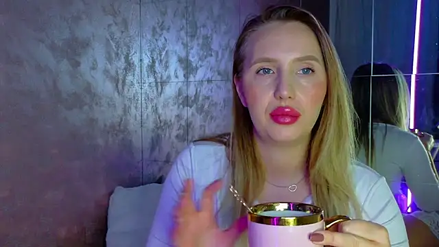 Snapshot of lexy_a chatting on November 27, 5:42 am lexy a online show from November 27, 5:42 am