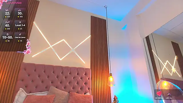 Sophia turneer online show from October 19, 9:48 pm