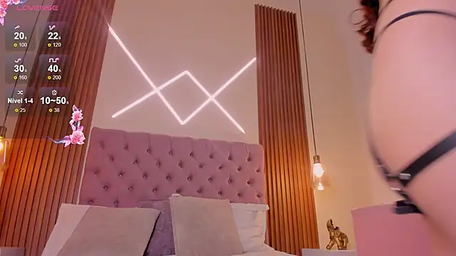 Sophia turneer online show from April 3, 8:07 pm