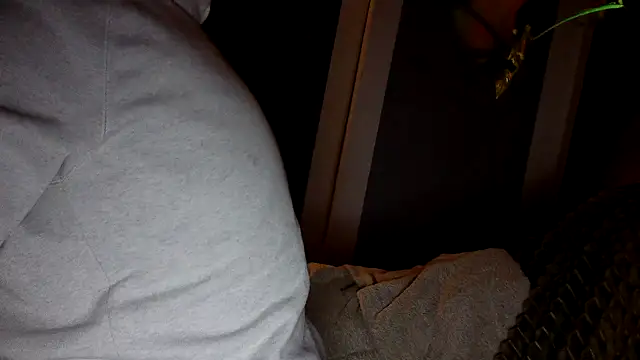 Snapshot of donhulio482 chatting on February 18, 2:16 am donhulio482 online show from February 18, 2:16 am