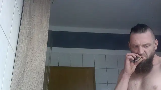 Snapshot of donhulio482 chatting on November 6, 2:40 pm donhulio482 online show from November 6, 2:40 pm