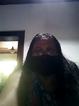 Snapshot of FemMom chatting on October 6, 7:50 am FemMom online show from October 6, 7:50 am