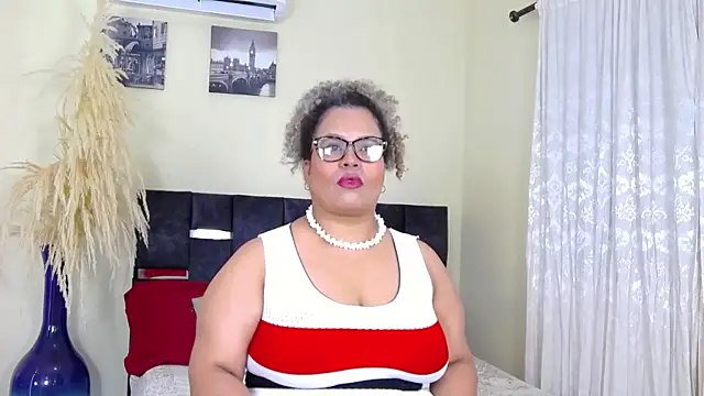 Snapshot of SammyHank chatting on December 18, 7:53 pm SammyHank online show from December 18, 7:53 pm