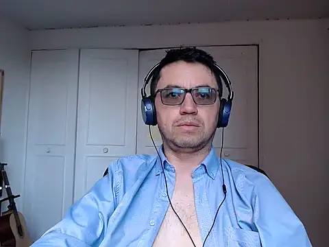 Diptongo online show from December 1, 6:46 pm