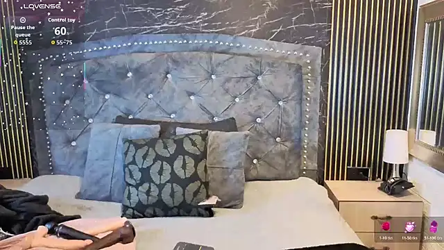 charlotte  G online show from January 8, 11:01 am