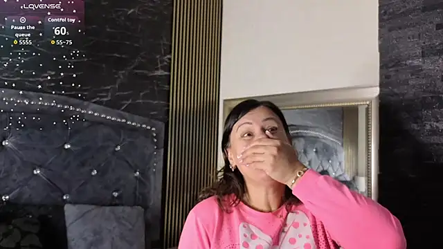 charlotte  G online show from January 19, 11:03 am