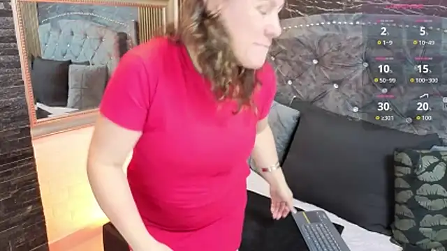 charlotte  G online show from April 8, 11:21 am