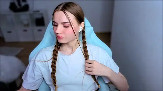 Snapshot of StellaLawless chatting on October 24, 3:41 pm StellaLawless online show from October 24, 3:41 pm