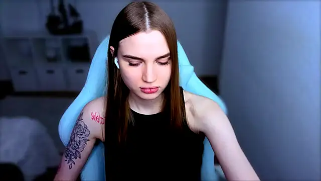 Snapshot of StellaLawless chatting on November 4, 7:46 pm StellaLawless online show from November 4, 7:46 pm