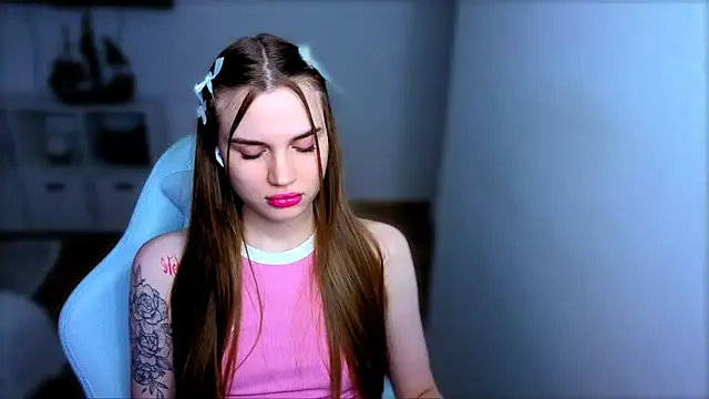 Snapshot of StellaLawless chatting on November 7, 8:42 pm StellaLawless online show from November 7, 8:42 pm