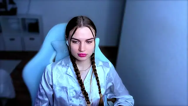 Snapshot of StellaLawless chatting on November 14, 8:51 pm StellaLawless online show from November 14, 8:51 pm