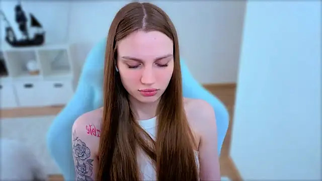 StellaLawless online show from April 8, 6:13 am