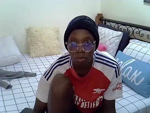 Snapshot of Sweet_Bear chatting on March 1, 6:26 am Sweet Bear online show from March 1, 6:26 am