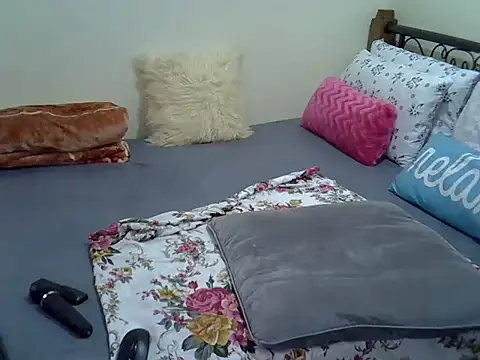 Snapshot of Sweet_Bear chatting on March 27, 5:57 am Sweet Bear online show from March 27, 5:57 am