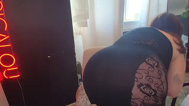 Bustyjessicalouu online show from March 18, 1:42 pm