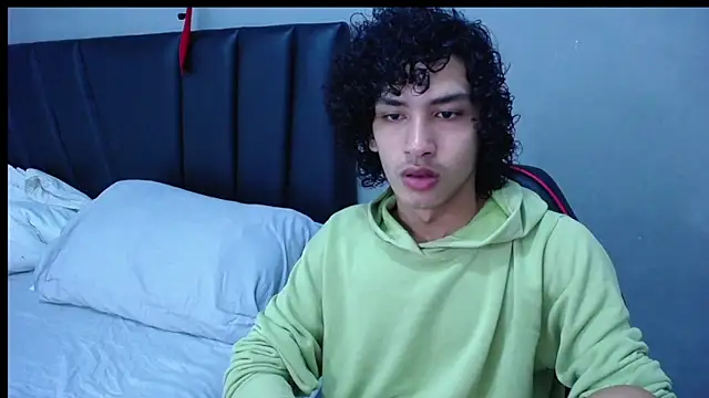 Tayronx33 online show from October 19, 6:30 pm