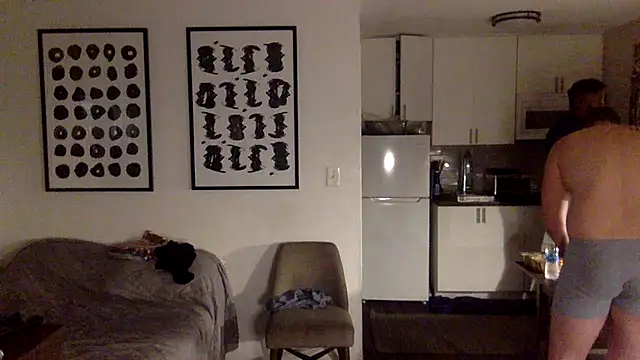 TheOnlyTwinTowers online show from April 15, 6:42 am