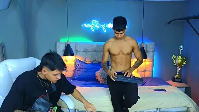 Paradise boy s online show from December 11, 11:43 pm