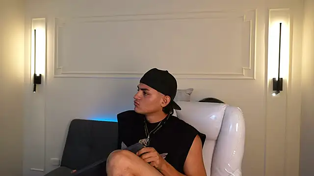 Paradise boy s online show from January 16, 2:41 am