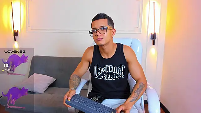 Paradise boy s online show from March 3, 5:52 pm