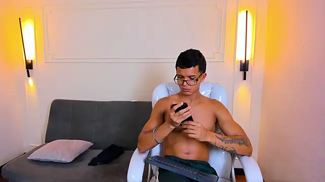 Paradise boy s online show from April 11, 6:56 pm