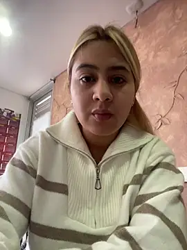 Miabonnett  online show from October 23, 12:15 pm