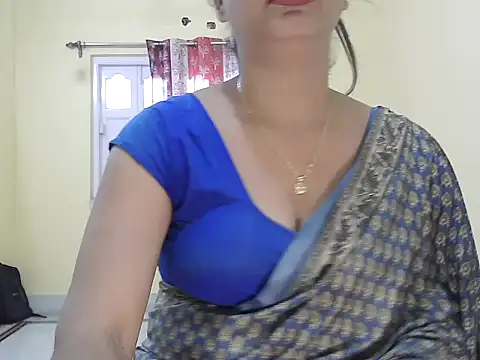 Snapshot of Model-Tanya chatting on December 16, 10:09 am Model-Tanya online show from December 16, 10:09 am