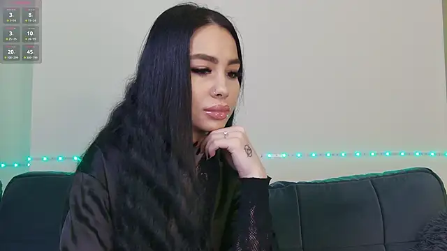 Snapshot of OnlyXandra chatting on January 30, 8:32 am OnlyXandra online show from January 30, 8:32 am