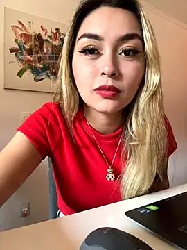 Snapshot of emma_oxford chatting on September 29, 12:43 pm emma oxford online show from September 29, 12:43 pm