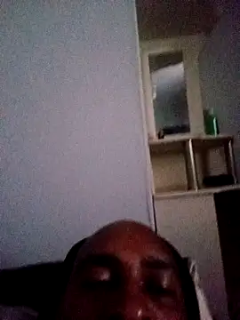 Snapshot of Beto0815 chatting on March 1, 4:25 am Beto0815 online show from March 1, 4:25 am