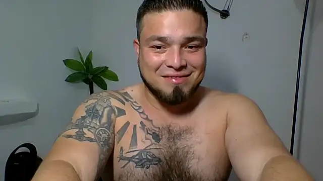 Snapshot of DirtyRcride chatting on November 18, 3:56 am DirtyRcride online show from November 18, 3:56 am