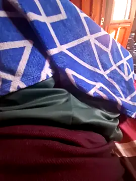 Snapshot of am100603 chatting on November 4, 3:33 pm am100603 online show from November 4, 3:33 pm