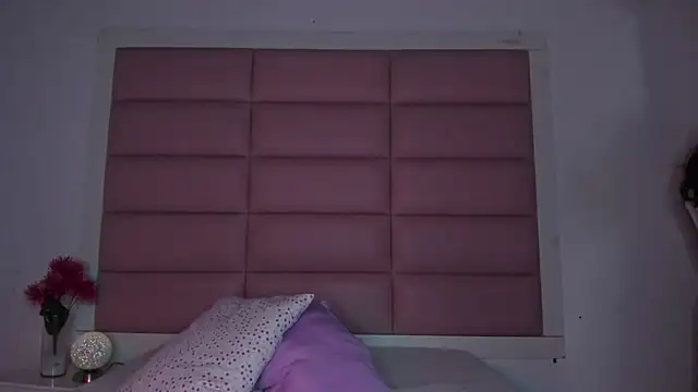 little-Emma online show from January 7, 3:09 am