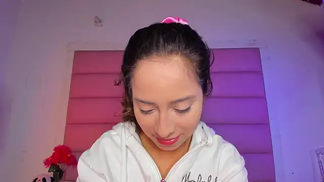 little-Emma online show from January 12, 3:34 am