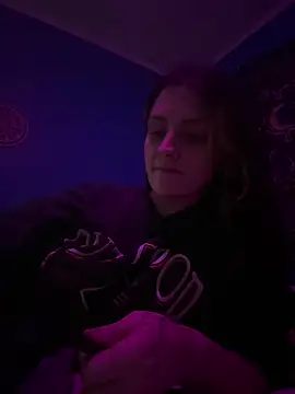 Snapshot of emilysue1 chatting on March 16, 7:48 am emilysue1 online show from March 16, 7:48 am