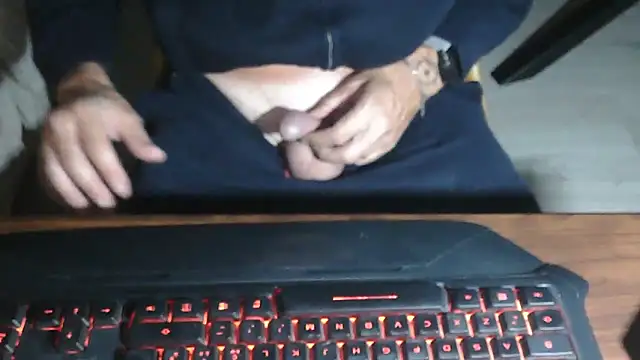 Snapshot of Adri_gard chatting on October 18, 8:20 pm Adri gard online show from October 18, 8:20 pm