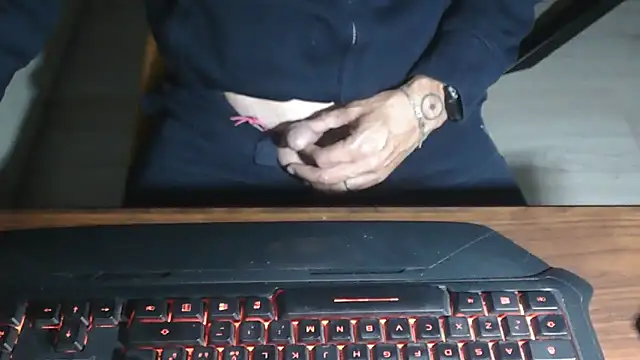 Snapshot of Adri_gard chatting on October 21, 8:53 pm Adri gard online show from October 21, 8:53 pm