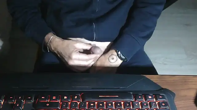 Snapshot of Adri_gard chatting on October 23, 8:40 pm Adri gard online show from October 23, 8:40 pm