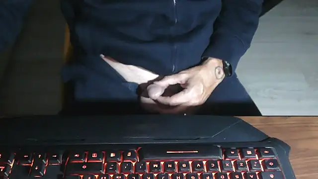 Snapshot of Adri_gard chatting on October 25, 8:58 pm Adri gard online show from October 25, 8:58 pm