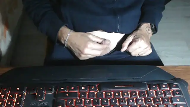 Snapshot of Adri_gard chatting on October 30, 10:21 pm Adri gard online show from October 30, 10:21 pm