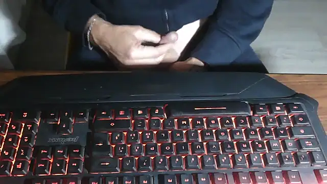 Snapshot of Adri_gard chatting on October 31, 9:49 pm Adri gard online show from October 31, 9:49 pm