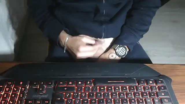 Snapshot of Adri_gard chatting on November 2, 9:17 pm Adri gard online show from November 2, 9:17 pm