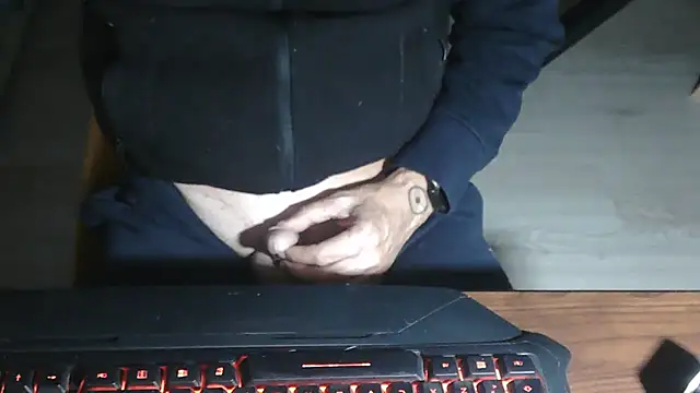 Snapshot of Adri_gard chatting on November 11, 9:15 pm Adri gard online show from November 11, 9:15 pm