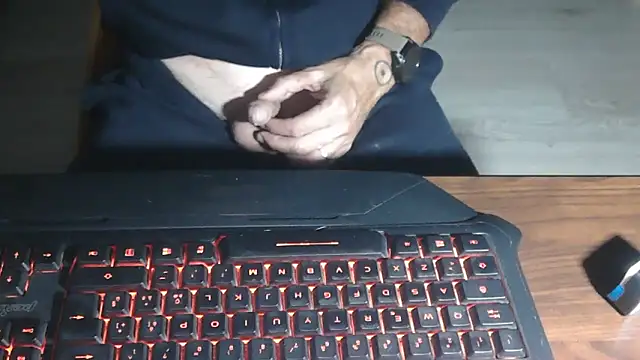 Snapshot of Adri_gard chatting on November 12, 9:47 pm Adri gard online show from November 12, 9:47 pm