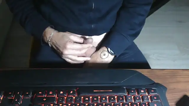 Snapshot of Adri_gard chatting on November 14, 9:13 pm Adri gard online show from November 14, 9:13 pm