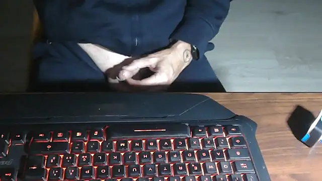 Snapshot of Adri_gard chatting on November 17, 9:31 pm Adri gard online show from November 17, 9:31 pm