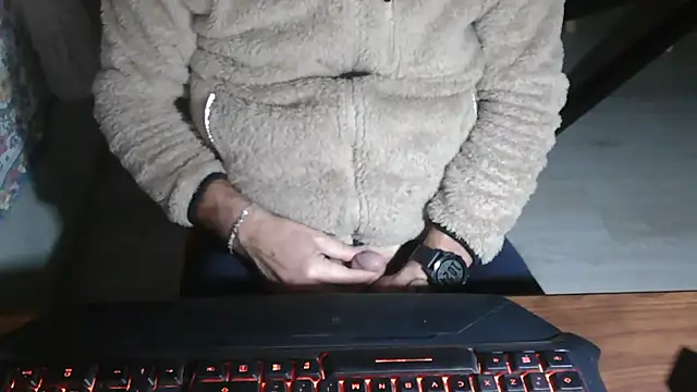 Snapshot of Adri_gard chatting on November 24, 9:25 pm Adri gard online show from November 24, 9:25 pm