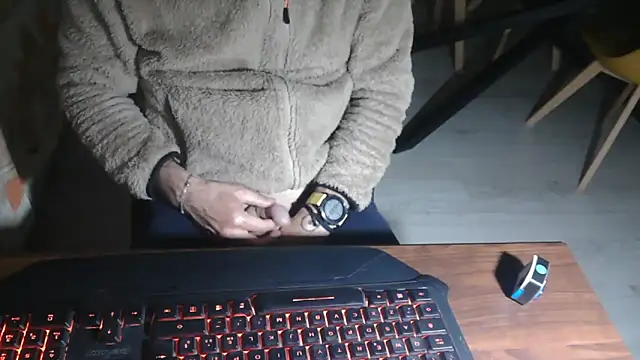 Adri gard online show from April 16, 8:20 pm