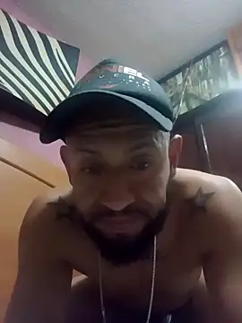 Snapshot of pineda1689 chatting on January 29, 7:25 am pineda1689 online show from January 29, 7:25 am