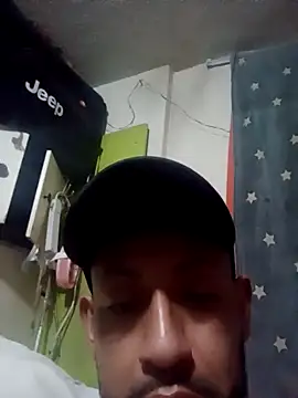 Snapshot of pineda1689 chatting on January 30, 7:39 am pineda1689 online show from January 30, 7:39 am